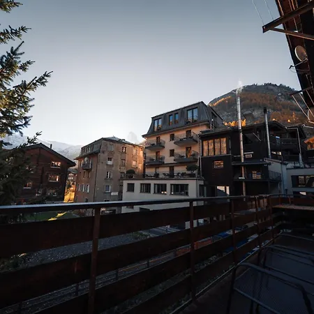 Alpine Nest 1895 * 采尔马特